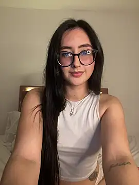 Snapshot of Just_Isaa chatting on 11/27/25, 01:40 Just Isaa online show from 11/27/25, 01:40