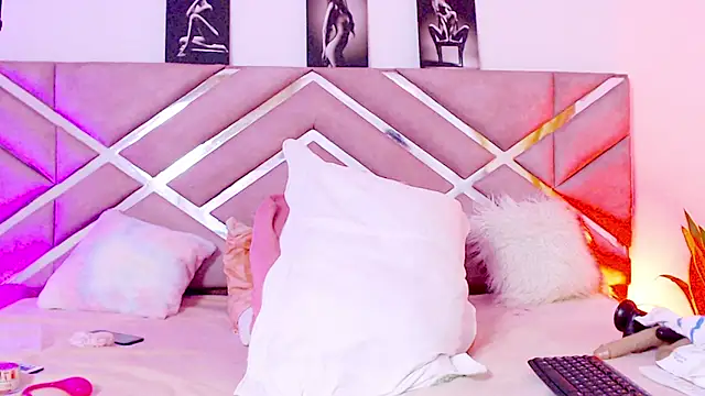 Snapshot of sofia_07 chatting on 11/07/25, 08:42 sofia 07 online show from 11/07/25, 08:42