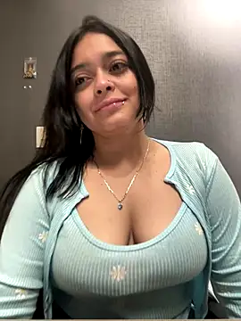 Snapshot of Emily_Rivers_ chatting on 11/17/25, 02:56 Emily Rivers online show from 11/17/25, 02:56