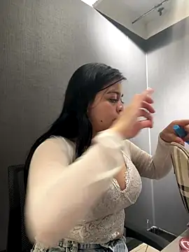 Snapshot of Emily_Rivers_ chatting on 11/25/25, 01:11 Emily Rivers online show from 11/25/25, 01:11