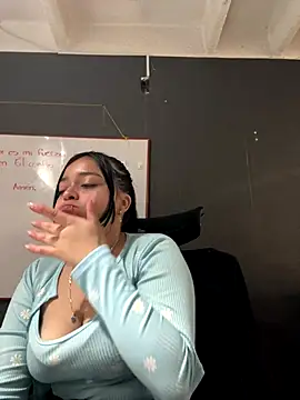 Snapshot of Emily_Rivers_ chatting on 12/02/25, 01:28 Emily Rivers online show from 12/02/25, 01:28