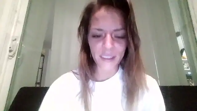 Snapshot of LaylaRainVIP chatting on 09/14/25, 02:33 LaylaRainVIP online show from 09/14/25, 02:33