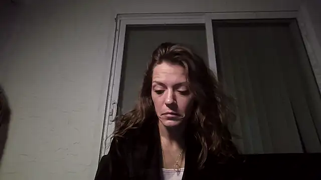 Snapshot of LaylaRainVIP chatting on 12/15/25, 11:58 LaylaRainVIP online show from 12/15/25, 11:58