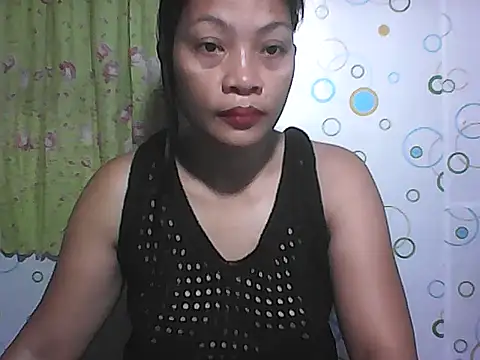 HottyElle online show from 06/18/26, 01:39