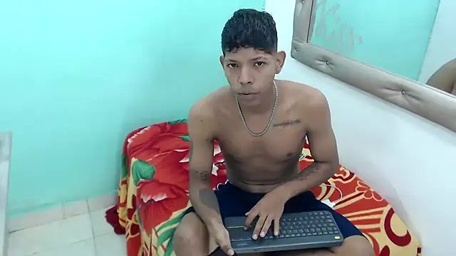 Snapshot of kloe_matias chatting on 10/03/25, 01:19 kloe matias online show from 10/03/25, 01:19