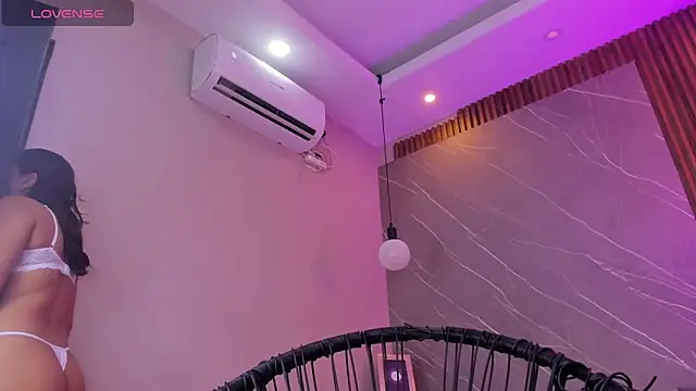 Snapshot of emma__rose1 chatting on 11/28/25, 03:09 emma rose1 online show from 11/28/25, 03:09