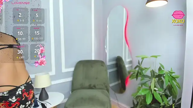 Snapshot of emma__rose1 chatting on 02/05/26, 07:29 emma rose1 online show from 02/05/26, 07:29