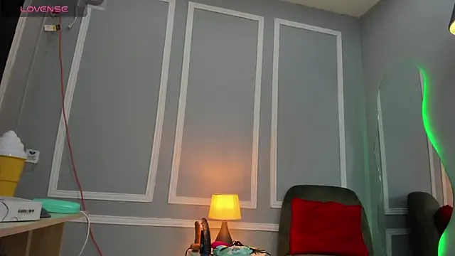 Snapshot of emma__rose1 chatting on 02/26/26, 07:13 emma rose1 online show from 02/26/26, 07:13