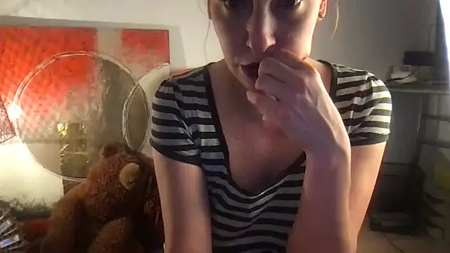 Snapshot of Bembi_Trouble chatting on 11/16/25, 08:20 Bembi Trouble online show from 11/16/25, 08:20