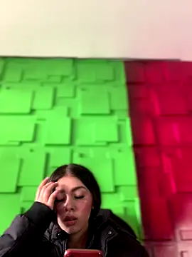 Snapshot of Linda_LS chatting on 10/06/25, 01:41 Linda LS online show from 10/06/25, 01:41