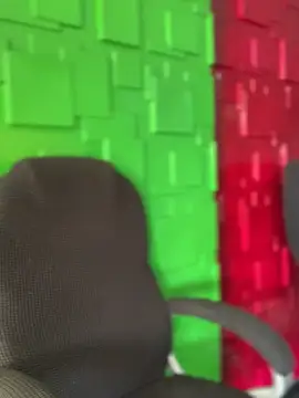 Snapshot of Linda_LS chatting on 10/31/25, 01:34 Linda LS online show from 10/31/25, 01:34