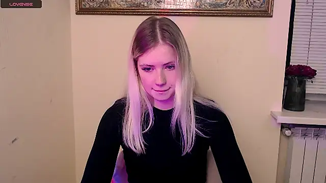 Snapshot of AliceHotty_ chatting on 10/02/25, 07:37 AliceHotty online show from 10/02/25, 07:37