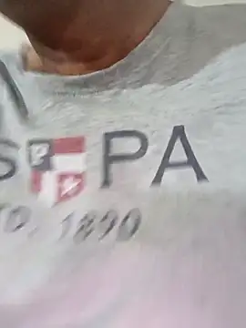 Snapshot of moonflower25 chatting on 11/09/25, 08:12 moonflower25 online show from 11/09/25, 08:12