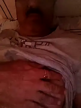 Snapshot of moonflower25 chatting on 11/11/25, 07:41 moonflower25 online show from 11/11/25, 07:41