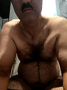 Snapshot of moonflower25 chatting on 12/05/25, 02:31 moonflower25 online show from 12/05/25, 02:31