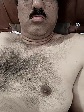 Snapshot of moonflower25 chatting on 12/14/25, 01:22 moonflower25 online show from 12/14/25, 01:22