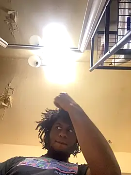 Snapshot of ThickDic28 chatting on 10/10/25, 12:31 ThickDic28 online show from 10/10/25, 12:31