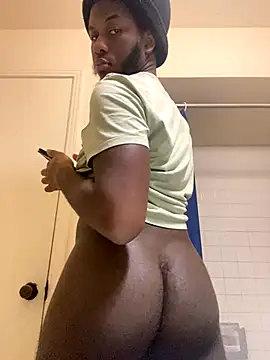 Snapshot of ThickDic28 chatting on 10/14/25, 08:04 ThickDic28 online show from 10/14/25, 08:04