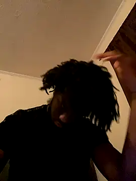 Snapshot of ThickDic28 chatting on 10/28/25, 02:15 ThickDic28 online show from 10/28/25, 02:15