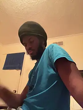 Snapshot of ThickDic28 chatting on 11/01/25, 06:32 ThickDic28 online show from 11/01/25, 06:32