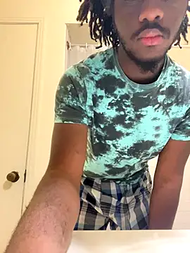 Snapshot of ThickDic28 chatting on 12/17/25, 08:09 ThickDic28 online show from 12/17/25, 08:09