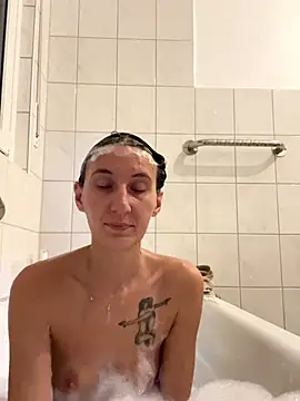 Snapshot of Emilia_Mausi chatting on 09/21/25, 06:53 Emilia Mausi online show from 09/21/25, 06:53