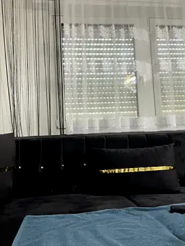 Snapshot of Emilia_Mausi chatting on 09/24/25, 12:30 Emilia Mausi online show from 09/24/25, 12:30