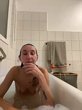 Snapshot of Emilia_Mausi chatting on 10/06/25, 07:22 Emilia Mausi online show from 10/06/25, 07:22