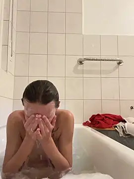 Snapshot of Emilia_Mausi chatting on 10/07/25, 07:33 Emilia Mausi online show from 10/07/25, 07:33