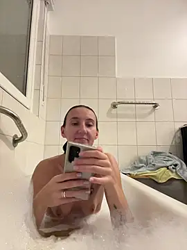 Snapshot of Emilia_Mausi chatting on 10/11/25, 06:50 Emilia Mausi online show from 10/11/25, 06:50