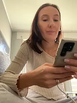 Snapshot of Emilia_Mausi chatting on 10/30/25, 11:22 Emilia Mausi online show from 10/30/25, 11:22