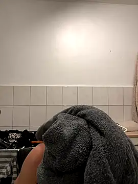 Snapshot of Emilia_Mausi chatting on 11/06/25, 08:32 Emilia Mausi online show from 11/06/25, 08:32