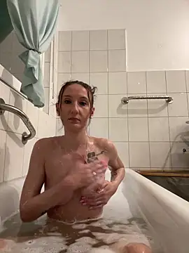 Snapshot of Emilia_Mausi chatting on 11/10/25, 08:19 Emilia Mausi online show from 11/10/25, 08:19