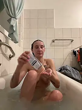 Snapshot of Emilia_Mausi chatting on 11/12/25, 08:19 Emilia Mausi online show from 11/12/25, 08:19