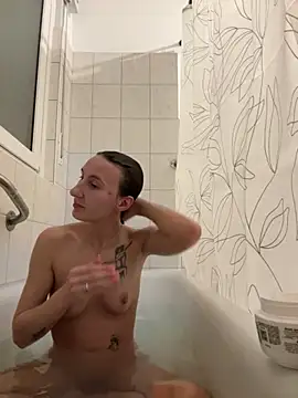 Snapshot of Emilia_Mausi chatting on 11/24/25, 08:19 Emilia Mausi online show from 11/24/25, 08:19