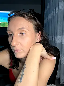 Snapshot of Emilia_Mausi chatting on 12/01/25, 10:04 Emilia Mausi online show from 12/01/25, 10:04