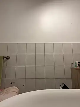 Snapshot of Emilia_Mausi chatting on 12/13/25, 08:04 Emilia Mausi online show from 12/13/25, 08:04