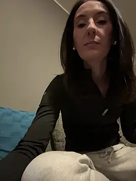 Emilia Mausi online show from 02/18/26, 07:21