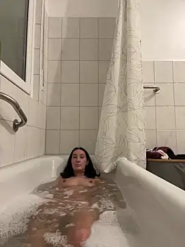 Emilia Mausi online show from 04/13/26, 07:30