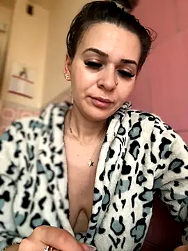 iSelena online show from 11/14/25, 06:56