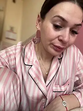 iSelena online show from 03/02/26, 08:54