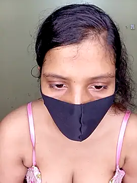 Rose-luckey online show from 10/15/25, 06:02