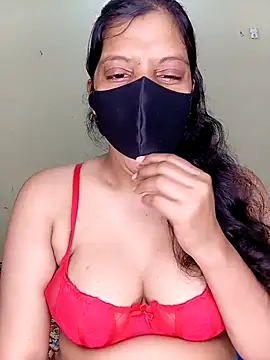 Rose-luckey online show from 10/18/25, 06:41