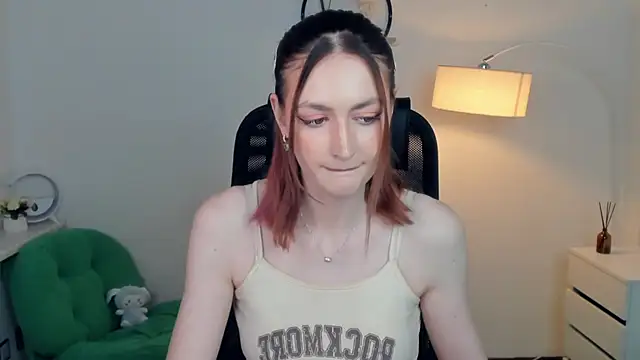 EasterBlink online show from 11/13/25, 12:15