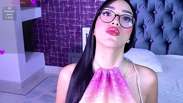 lissafeniix  online show from 09/18/25, 10:17