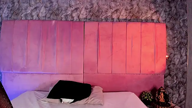 Snapshot of IrinaMonroee chatting on 11/27/25, 01:07 IrinaMonroee online show from 11/27/25, 01:07