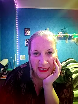 Feelineducentre online show from 11/16/25, 08:03