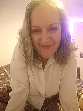 Feelineducentre online show from 11/27/25, 08:44