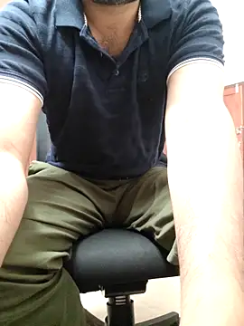 Snapshot of hairysub_india@xh chatting on 10/23/25, 03:00 hairysub indiaxh online show from 10/23/25, 03:00