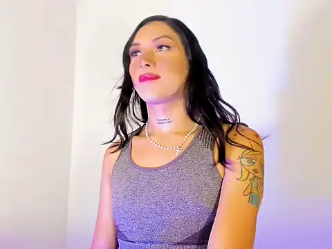 Snapshot of Megan_Gil_ chatting on 09/14/25, 11:15 Megan Gil online show from 09/14/25, 11:15